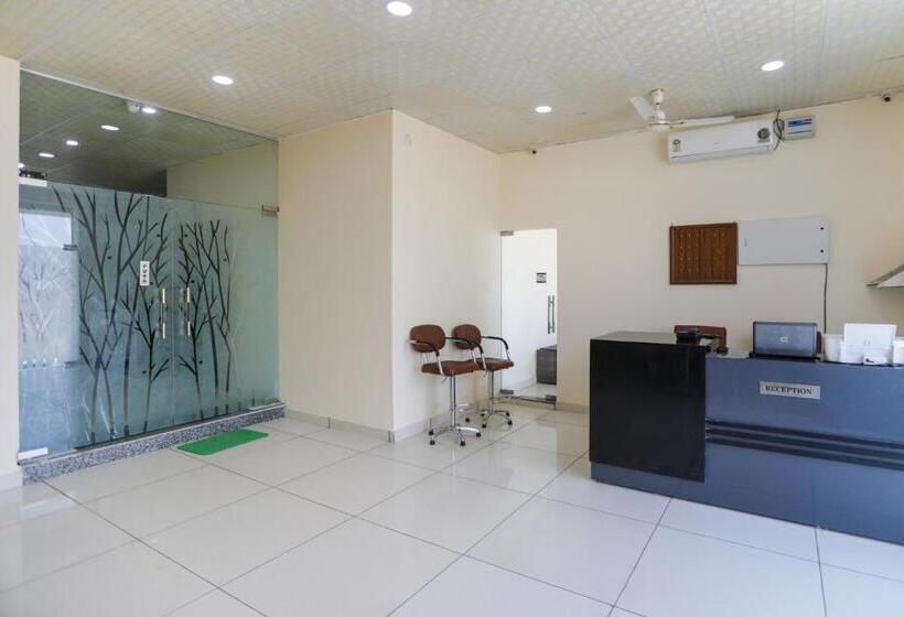 Capital O Hotel Viom