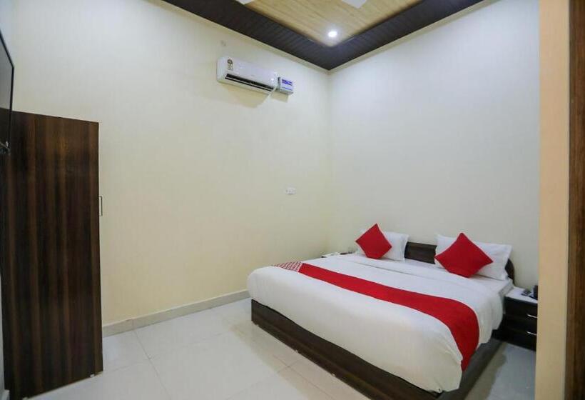 Capital O Hotel Viom