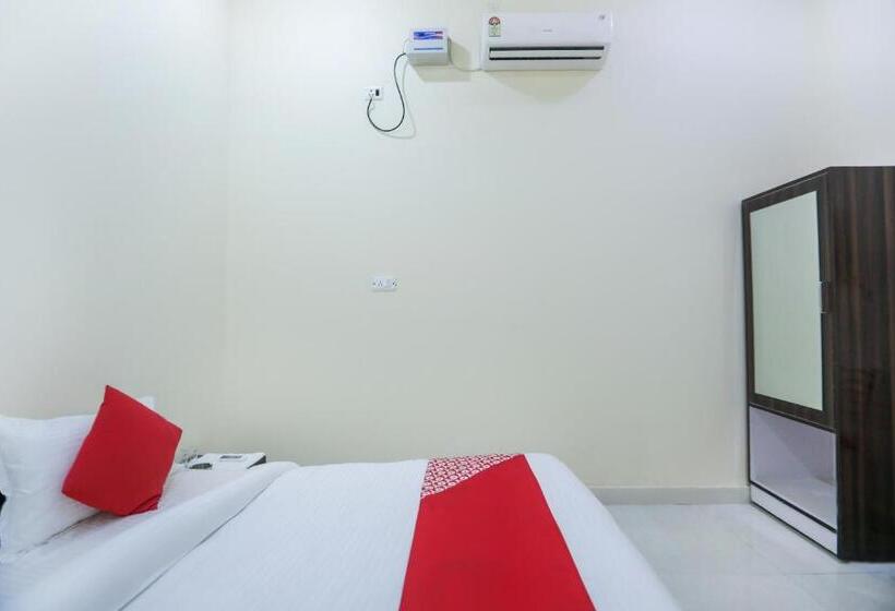 Capital O Hotel Viom