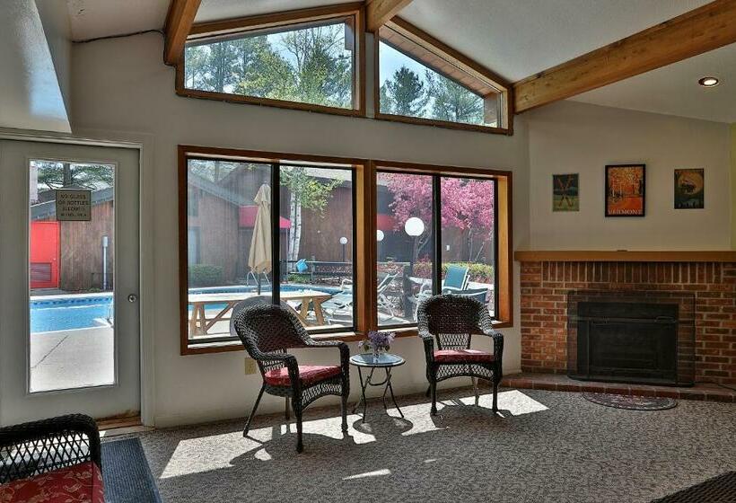 Cedarbrook Hotel Room W/2 Doubles 101