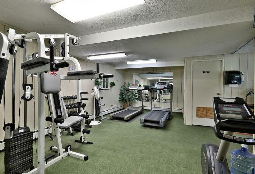 Cedarbrook Hotel Room W/2 Doubles 101