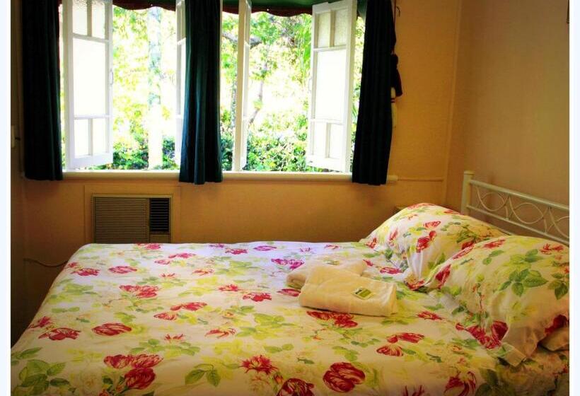 Coral Lodge Bed And Breakfast Inn