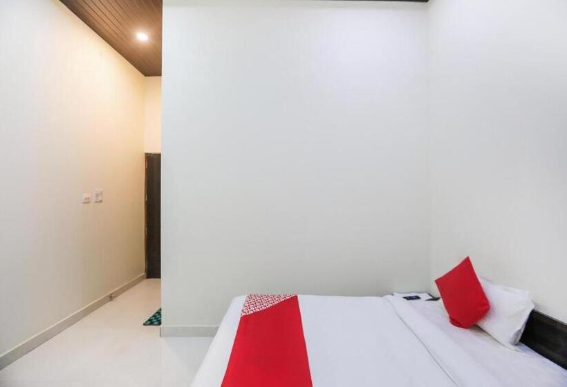 Capital O Hotel Viom