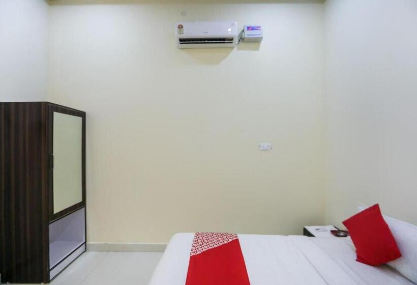 Capital O Hotel Viom