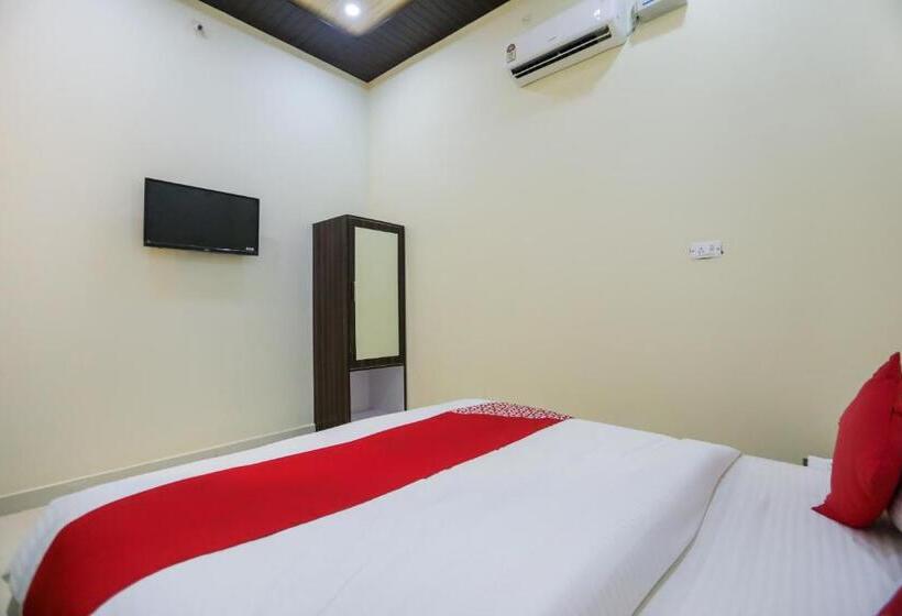 Capital O Hotel Viom