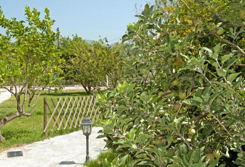 בית מלון כפרי Elina