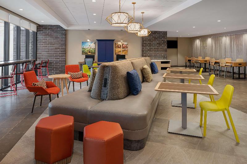 هتل Home2 Suites By Hilton Des Moines At Drake University