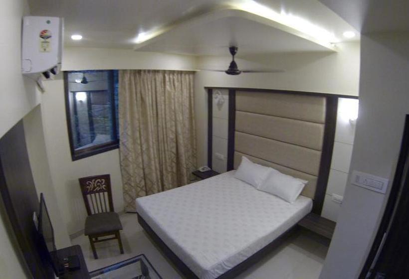 בית מלון כפרי K D Residency