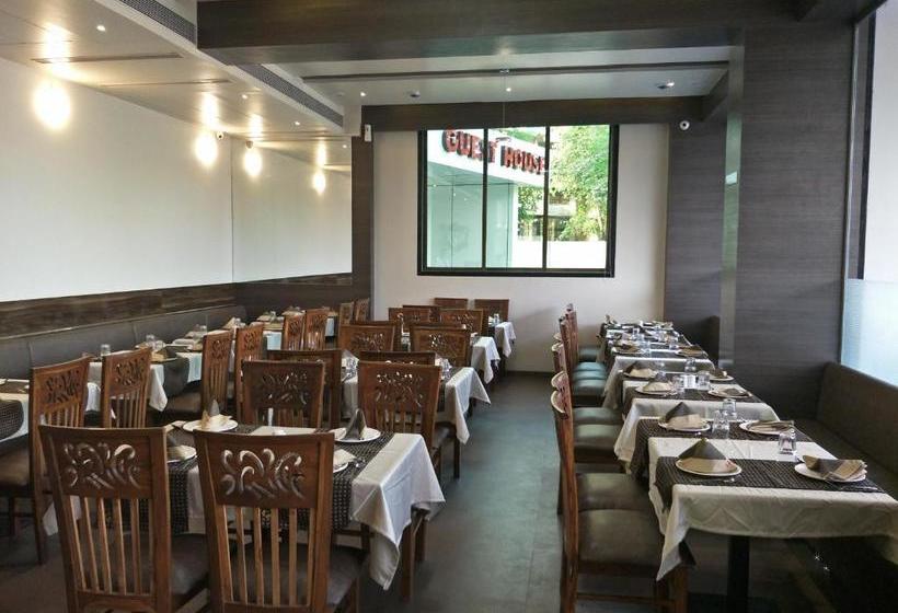 בית מלון כפרי K D Residency