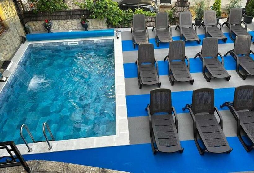 هتل Knyazhyj Dvir