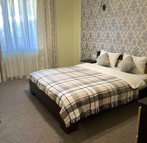 هتل Knyazhyj Dvir