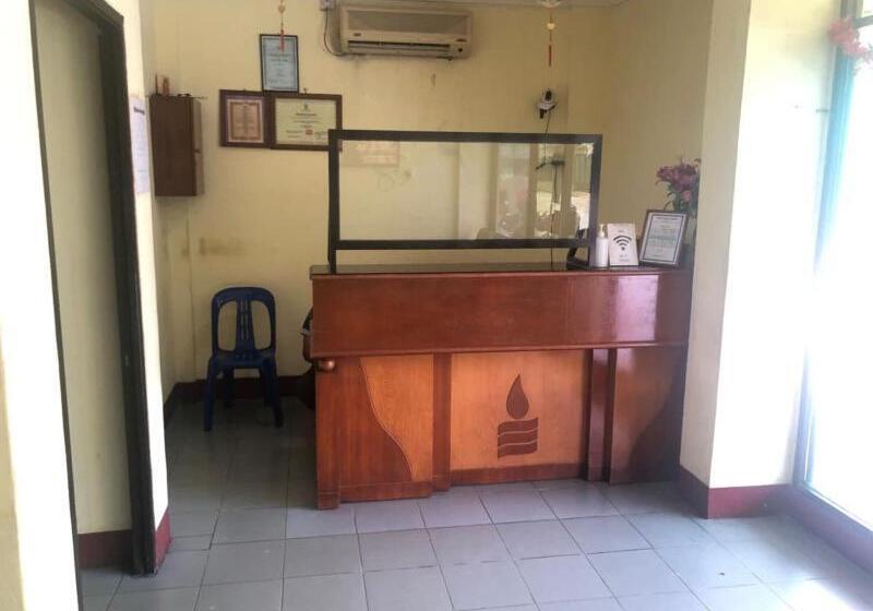 ホテル Pelita Terang