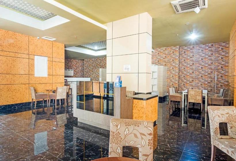 ホテル Oyo 3691 Apartment Saladin Mansion