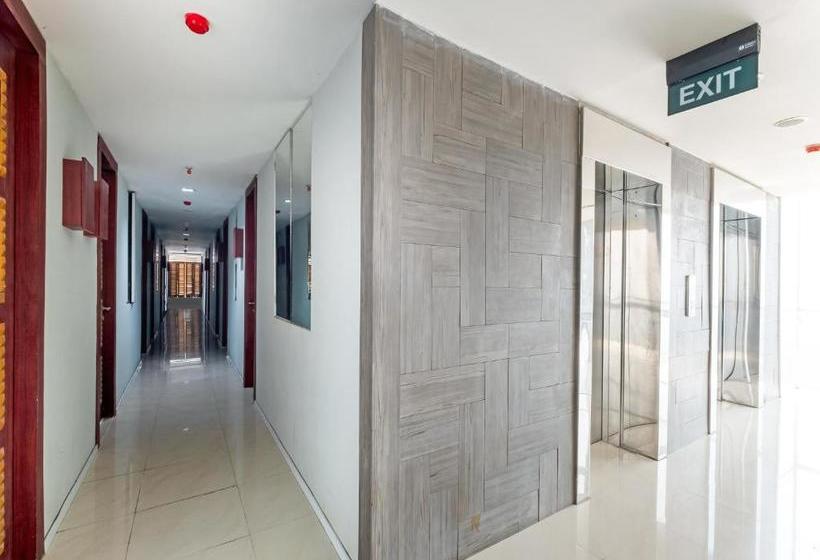 ホテル Oyo 3691 Apartment Saladin Mansion