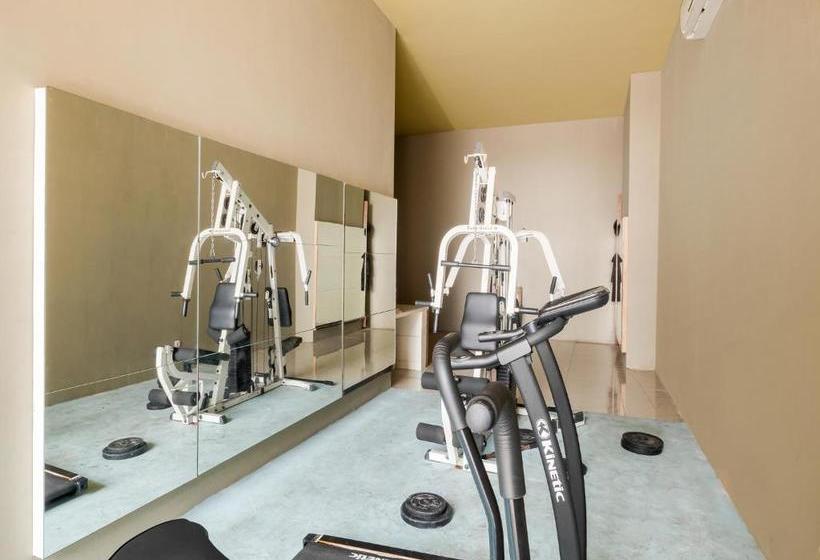 ホテル Oyo 3691 Apartment Saladin Mansion