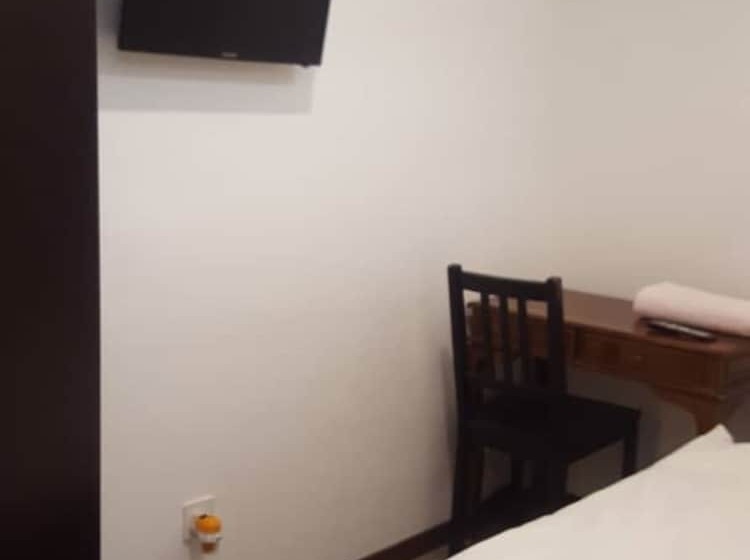 Отель Oyo 90046 Bangi Guest House