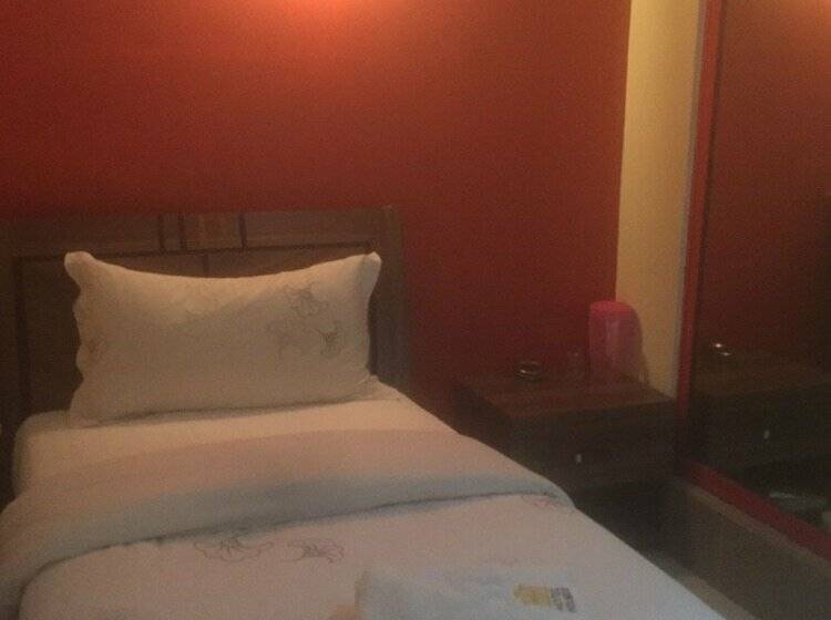 Отель Oyo 90046 Bangi Guest House