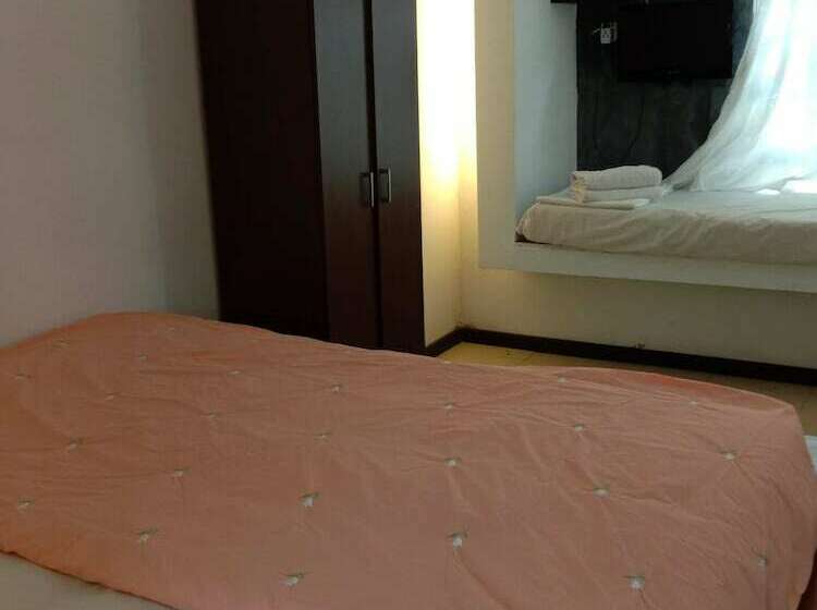 Отель Oyo 90046 Bangi Guest House