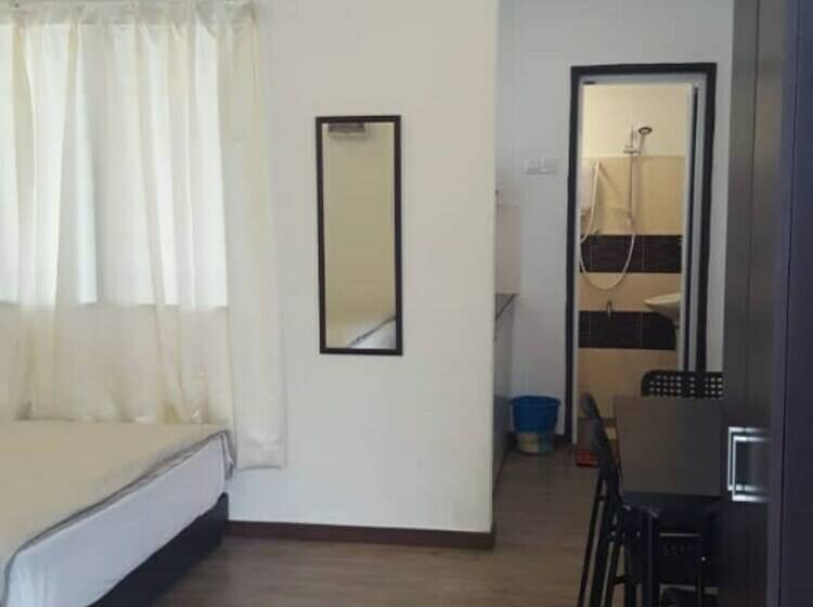 Отель Oyo 90046 Bangi Guest House