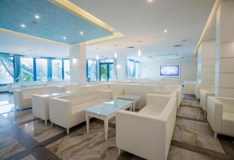 בית מלון כפרי Perla Beach Club   All Inclusive