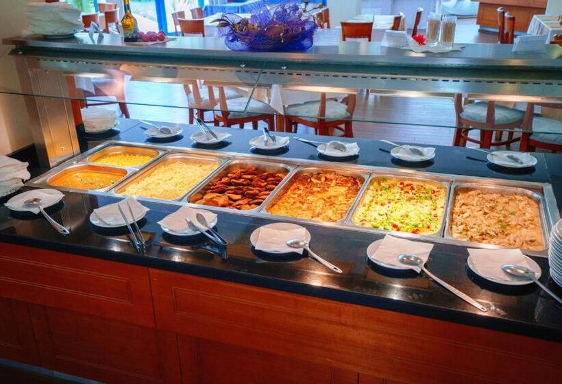 בית מלון כפרי Perla Beach Club   All Inclusive