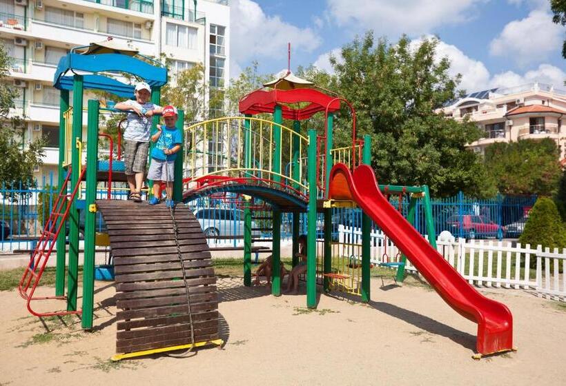 בית מלון כפרי Perla Beach Club   All Inclusive