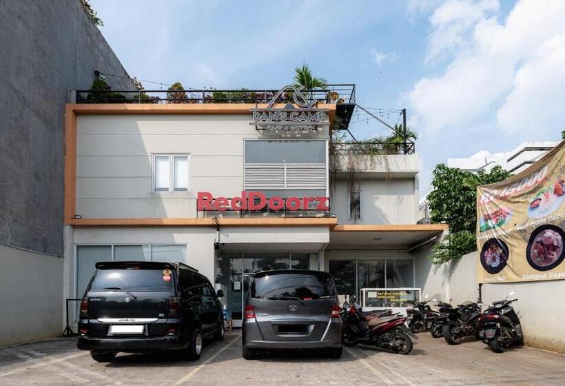 酒店 Reddoorz Near Puri Indah Lippo Mall 2