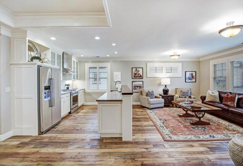 Отель Sonoma Bungalows