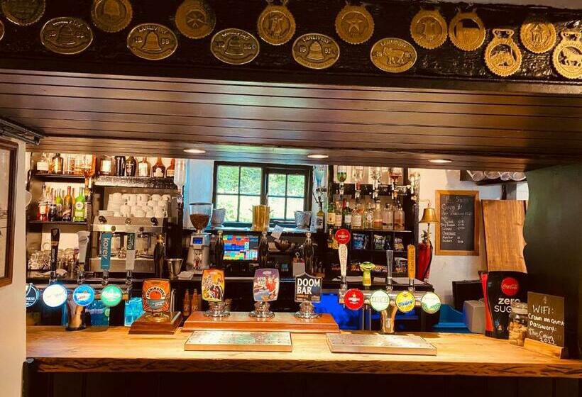 Отель The Crown Inn