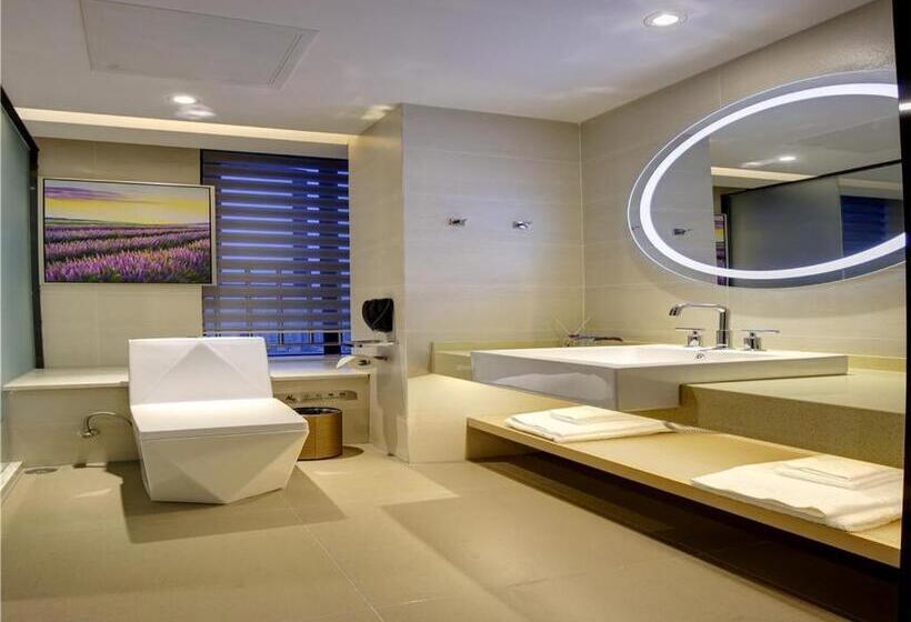 Lavande Hotel Chengdu Dafeng Shixi Park Subway Station