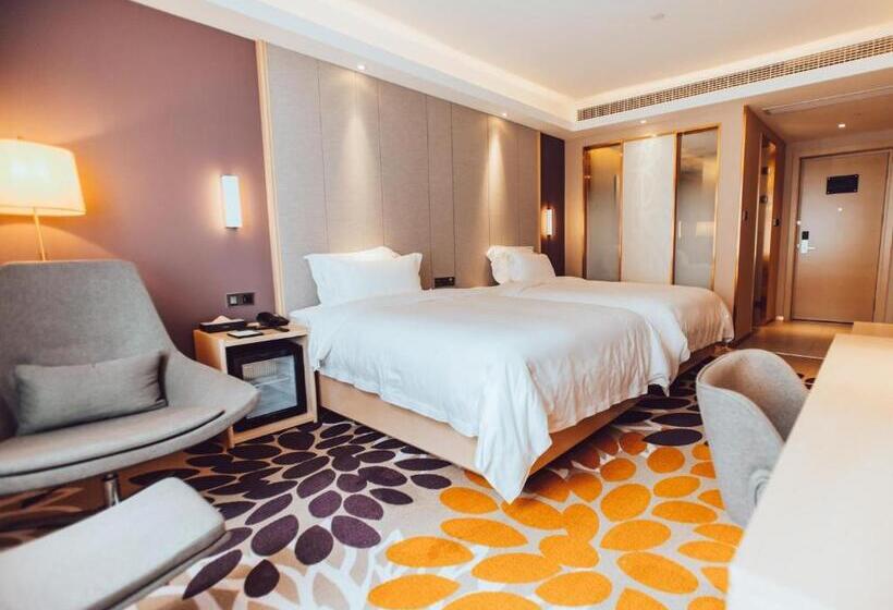 Lavande Hotel Suzhou High Speed Rail North Station