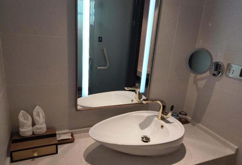 Lavande Hotels·shenzhen North Railway Station Longhua Yicheng Center