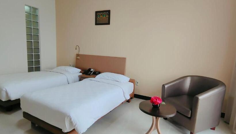 Le Premier Hotel Deltamas