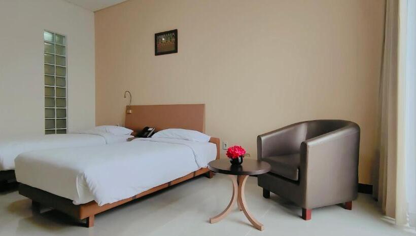 Le Premier Hotel Deltamas