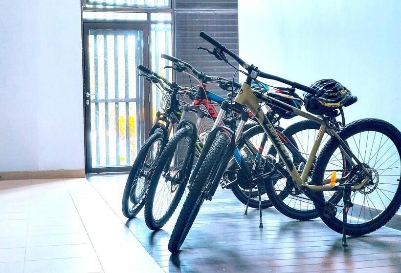 Le Premier Hotel Deltamas