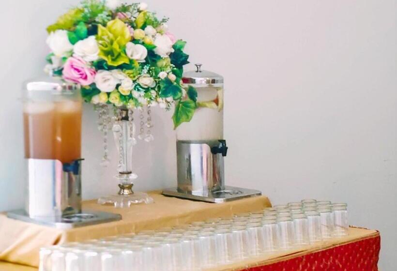 Le Premier Hotel Deltamas