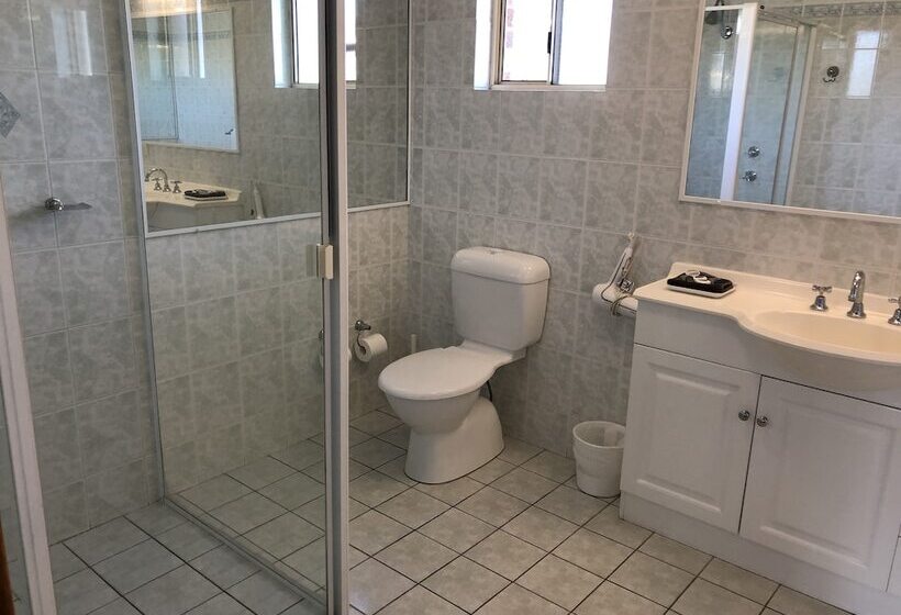 汽车旅馆  Cardiff Motor Inn