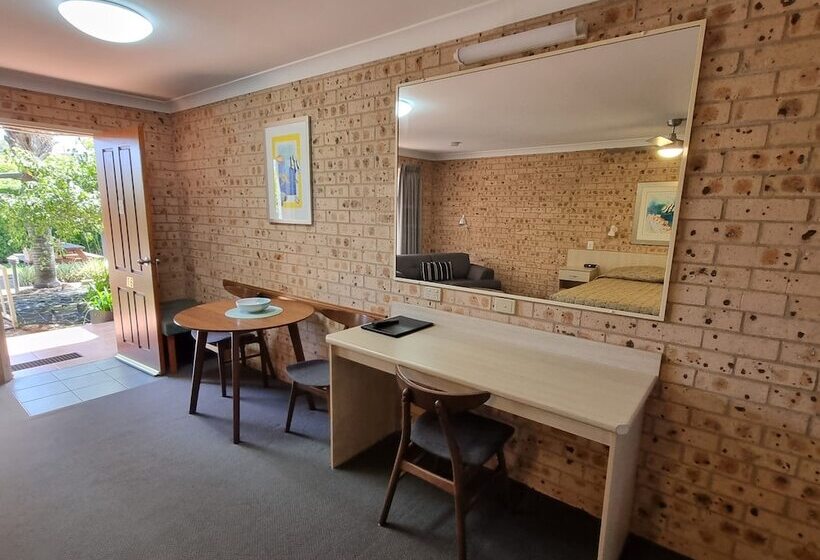 汽车旅馆  Cardiff Motor Inn