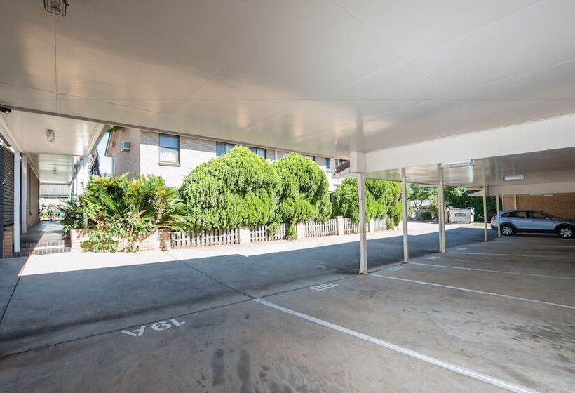 فندق على الطريق Jacaranda Place Motor Inn