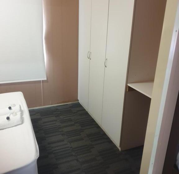 مُتل Newell Hwy Caravan Park