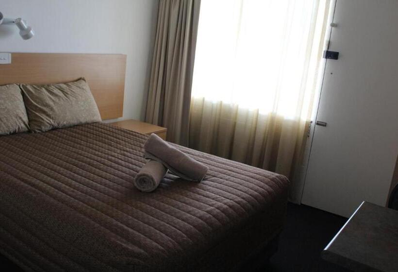 Мотель Tally Ho Motor Inn