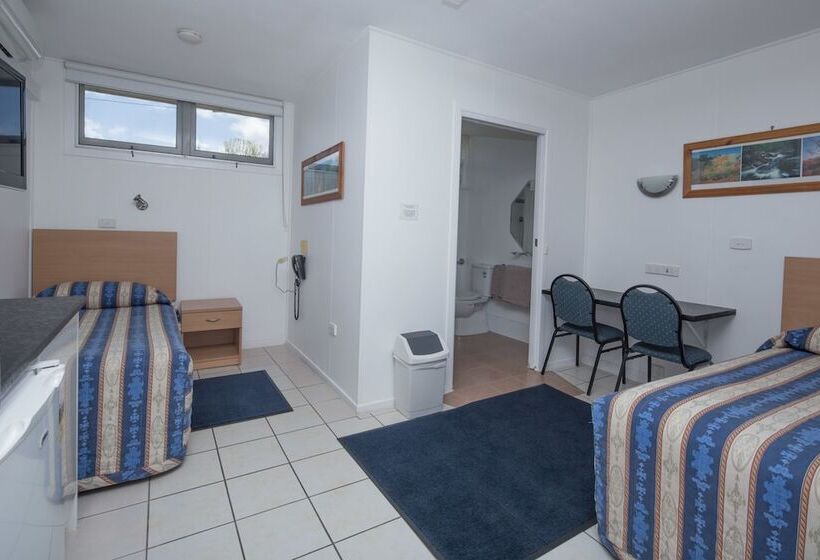 מוטל Tally Ho Motor Inn