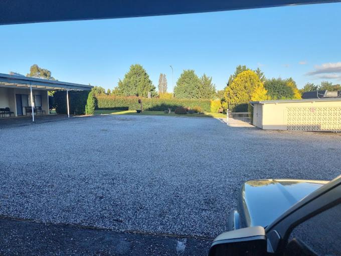 מוטל Tally Ho Motor Inn