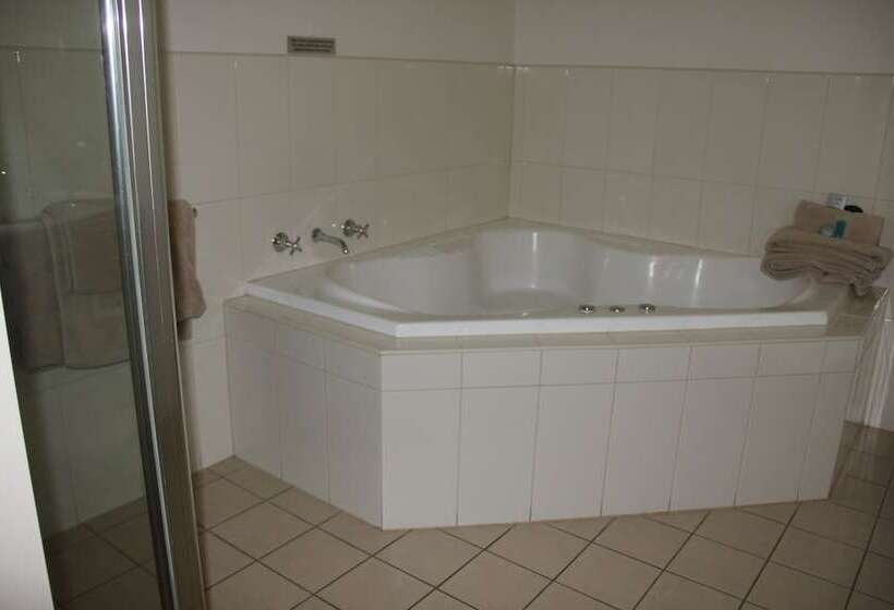 מוטל The Saltbush Motor Inn