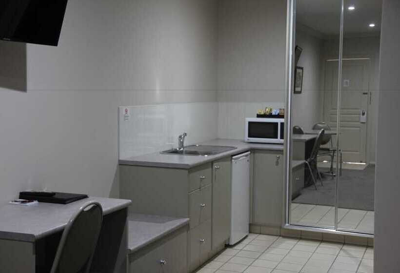 מוטל The Saltbush Motor Inn