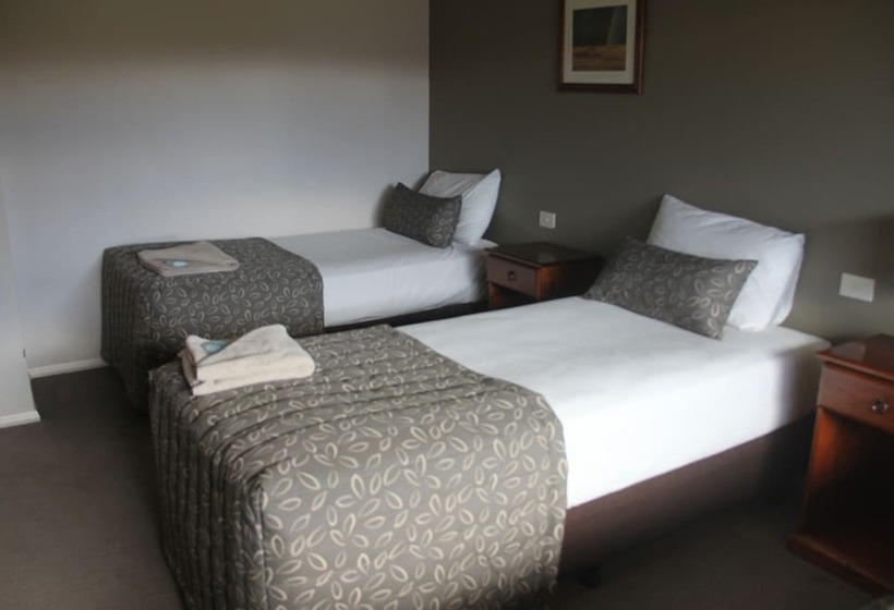 מוטל The Saltbush Motor Inn