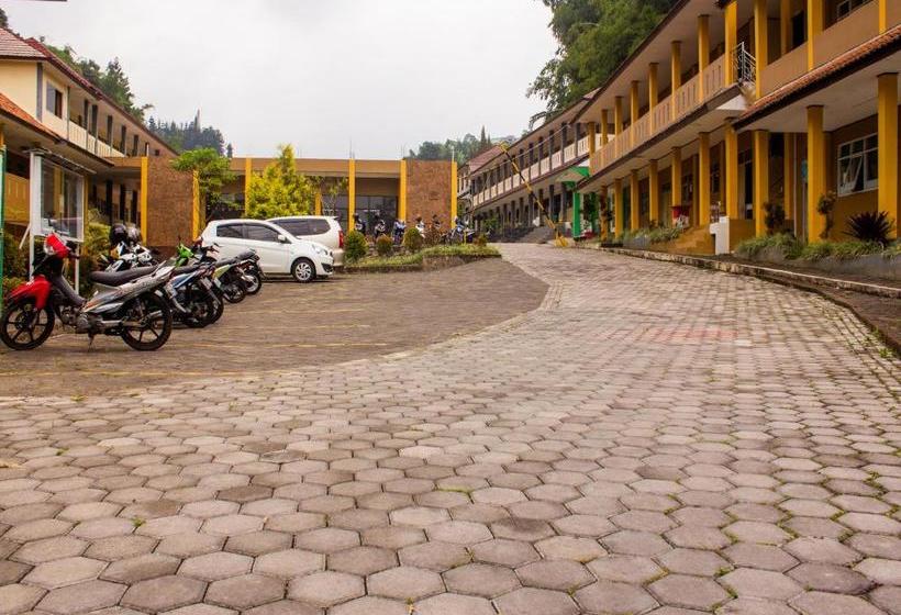 Oyo 3699 Edotel Smkn 1 Cipanas Syariah