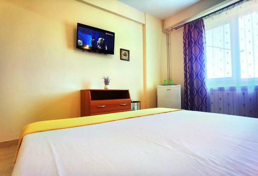 بنسيون Casa Laura