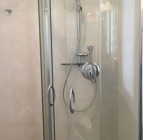 بنسيون Intra Rooms