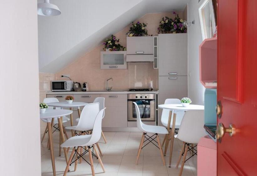 بنسيون Intra Rooms